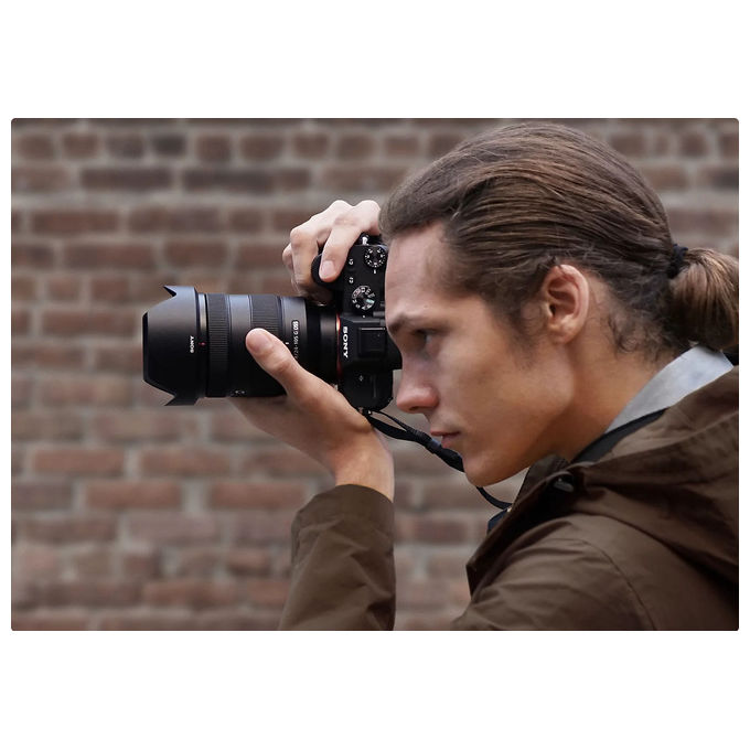 Sony A7 III Alpha 7 III Fotocamera Full Frame con Obiettivo 28-70 mm 24.2 MP Video 4K Autofocus 0.02s 10 fps Stabilizzazione 5 Assi Batteria NPFZ100 colore Nero