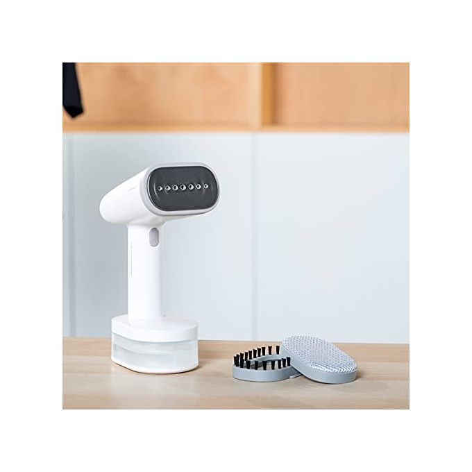 Black and Decker BXGS1600E Ferro da Stiro Verticale a Vapore 1600 W Piastra in Ceramica 0,25 L colore Bianco