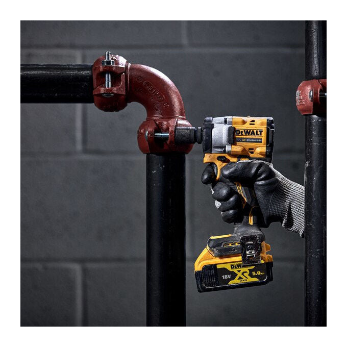 DeWALT DCF922NT-XJ Avvitatore a impulsi 1-2'' 18V Motore Brushless 406 Nm 2500 giri-min colore Nero Giallo