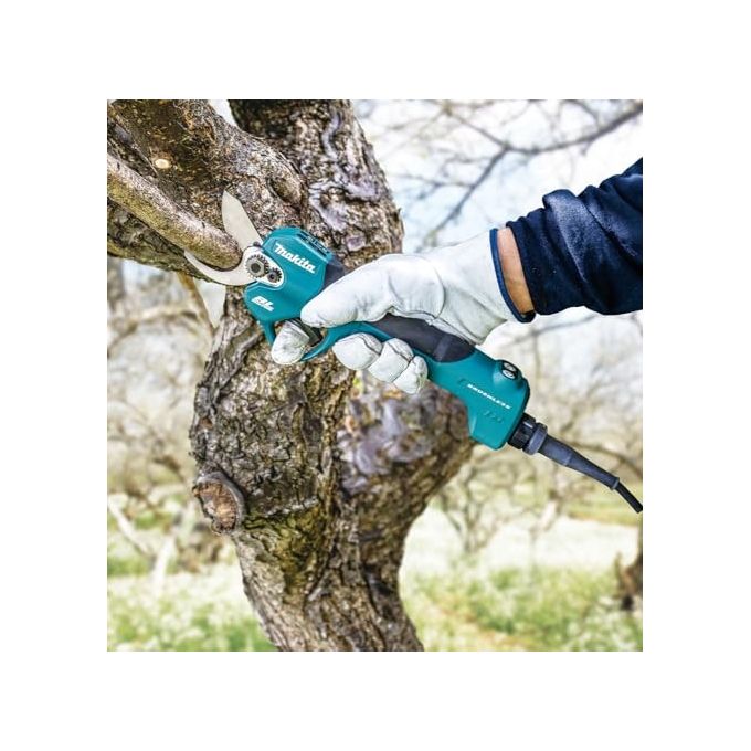 Makita DUP180Z Forbici da potatura cordless 18V Li-Ion motore brushless regolazione elettronica 4 posizioni XPT protezione polvere acqua inclusa fondina cintura olio pietra affilatura colore Nero