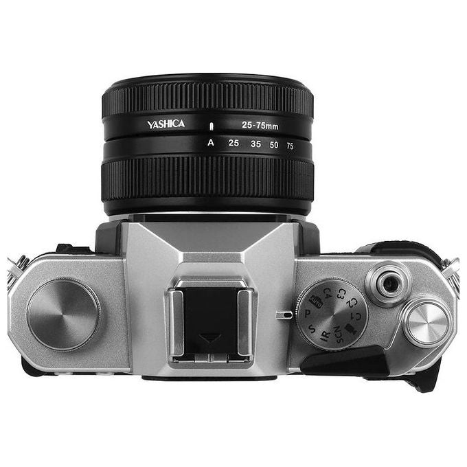 Yashica FX-D 100, Fotocamera Digitale con Simulazione Pellicola