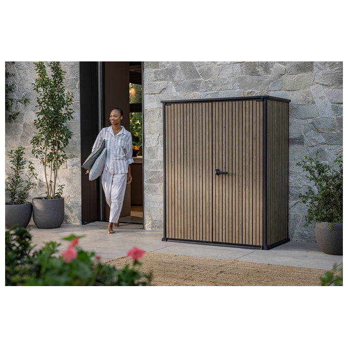 Keter 259078 Signature Venetian Armadio Portaattrezzi da Esterno 1400 L 140x73,6x170,4 cm Resina Effetto Legno Doghe colore Marrone