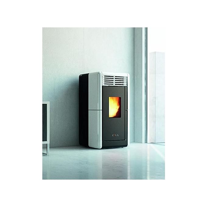 COLA LA2LF10Y Stufa a pellet canalizzabile con rivestimento in maiolica e struttura in acciaio potenza termica 9,10 kW telecomando incluso predisposizione aria esterna colore Avorio