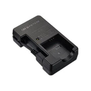OM System V6210420W000 Caricatore per Batterie LI-90B LI-92B Tecnologia Ioni di Litio Output 800mA Tempo Ricarica 150 min Colore Nero