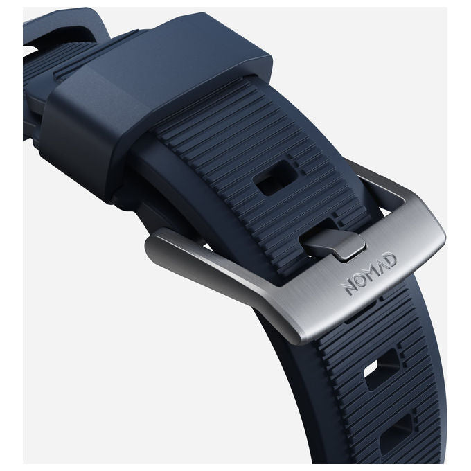 Nomad NM01296485 Rugged Cinturino per Apple Watch 42mm 44mm 45mm 49mm SE Ultra Ultra2 in Gomma FKM Fibbia Acciaio Inox colore Argento
