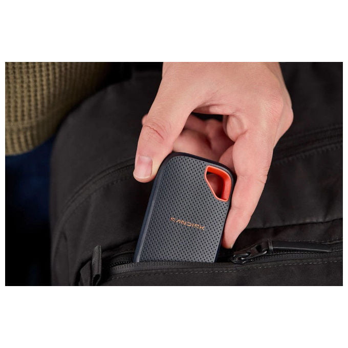 SanDisk SDSSDE70-1T00-G25 Extreme Portable SSD (V3) SSD Esterno 1 TB USB 3.2 Gen 2x2 Velocita' 2000 MB-s IP65 Resistente Cadute colore Rosso Blu