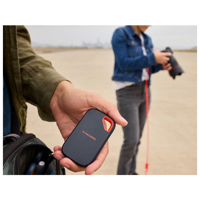 SanDisk SDSSDE70-1T00-G25 Extreme Portable SSD (V3) SSD Esterno 1 TB USB 3.2 Gen 2x2 Velocita' 2000 MB-s IP65 Resistente Cadute colore Rosso Blu